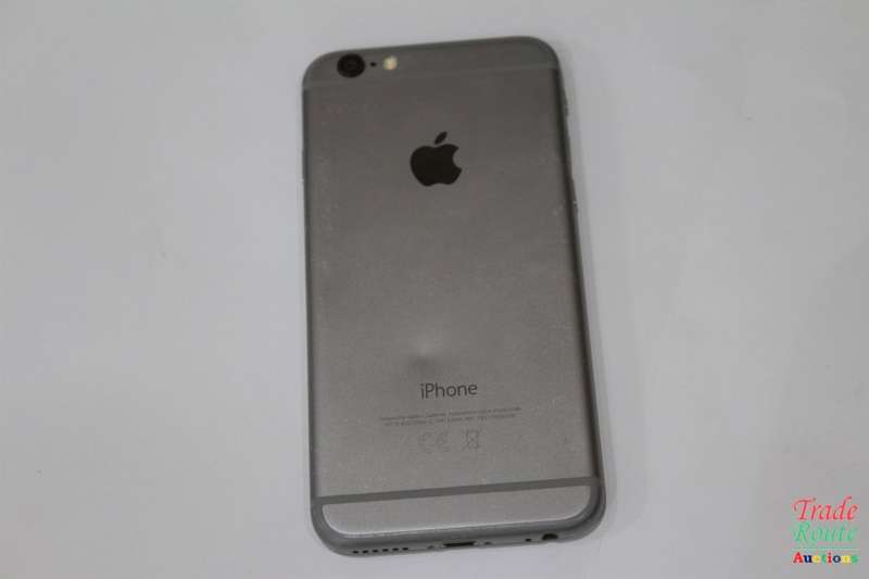 APPLE IPHONE 6 | A1586 | MQ3D2AA/A| 32GB [ cracked outer glass - phone works ]