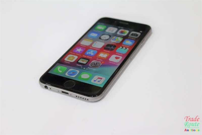 APPLE IPHONE 6 - 64GB SmartPhone