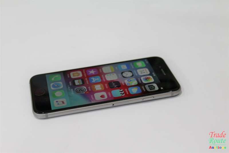 APPLE IPHONE 6 - 64GB SmartPhone