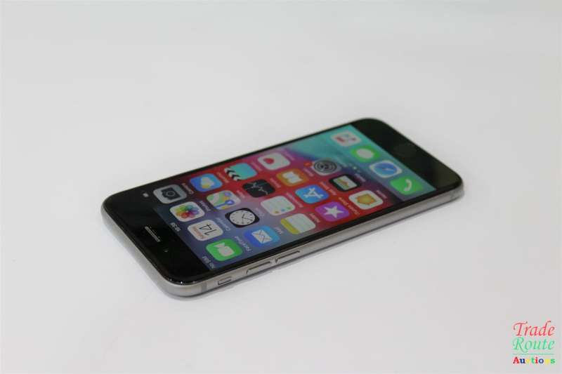 APPLE IPHONE 6 - 64GB SmartPhone