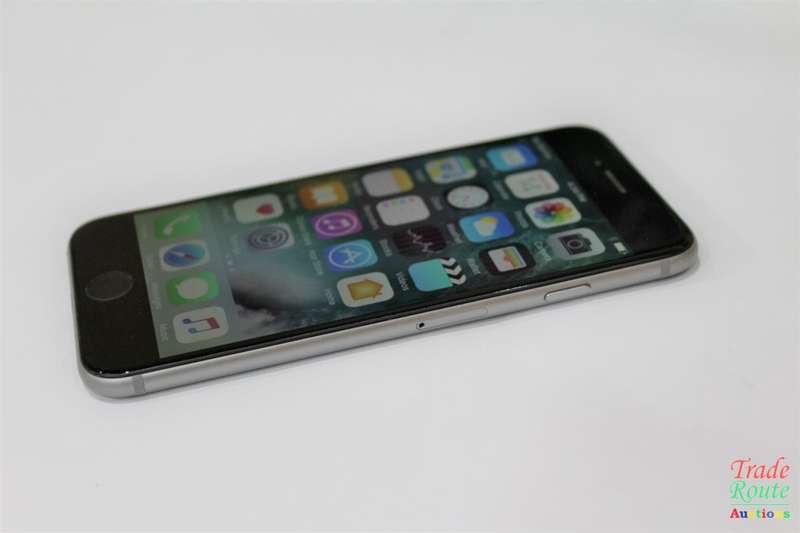 APPLE IPHONE 6  - 64GB SmartPhone