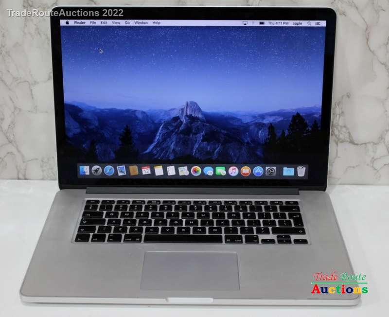 Apple MacBook Pro 15.4-inch  | Core i7 2.3GHz | 8GB RAM | 256GB SSD  ** RETINA DISPLAY **