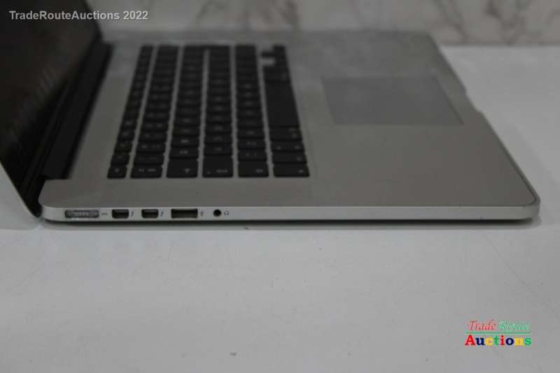 Apple MacBook Pro 15.4-inch  | Core i7 2.3GHz | 8GB RAM | 256GB SSD  ** RETINA DISPLAY **