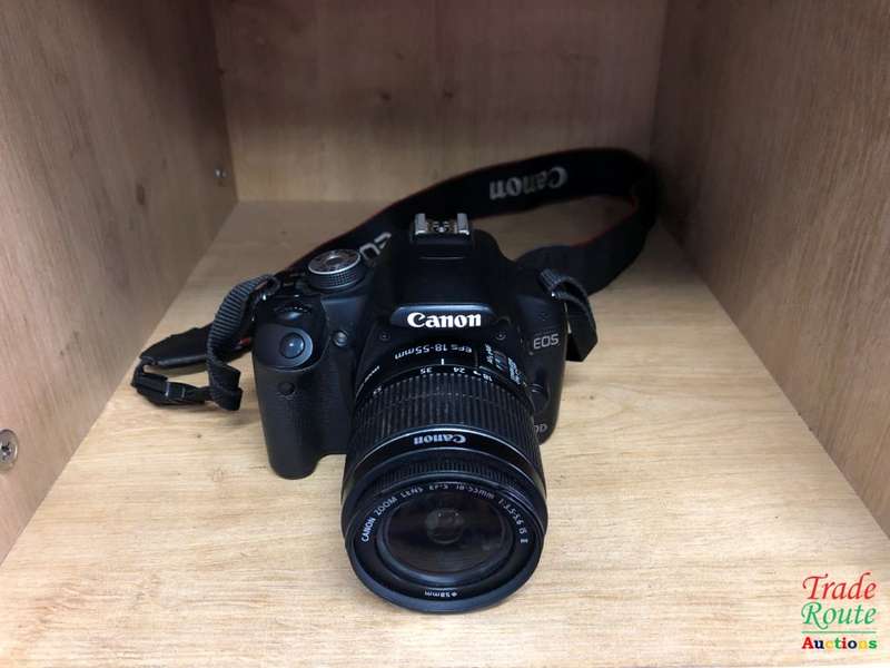 Canon EOS 500D Digital SLR camera 15.1 Megapixels With 18-55mm IS II Lens