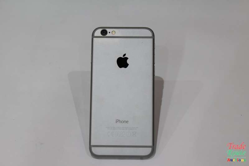 APPLE IPHONE 6 | A1586 | MQ3D2AA/A| 32GB - [ CRACKED OUTER GLASS - LCD IS FINE ]