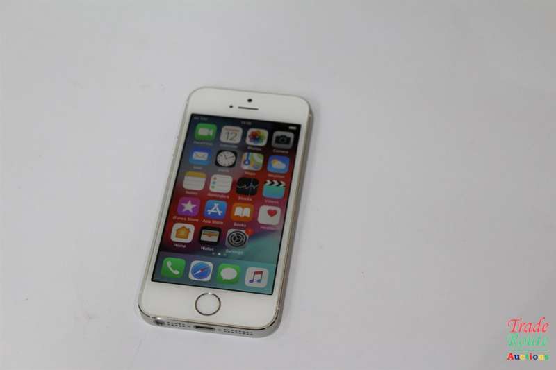 Apple Iphone 5S  16GB SmartPhone A1530 *** APPLE IPHONE5s ***