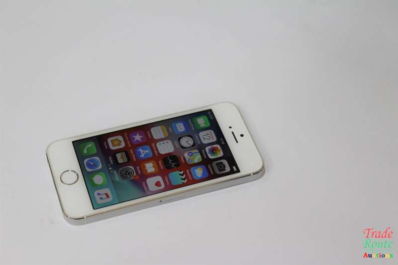 Apple Iphone 5S  16GB SmartPhone A1530 *** APPLE IPHONE5s ***