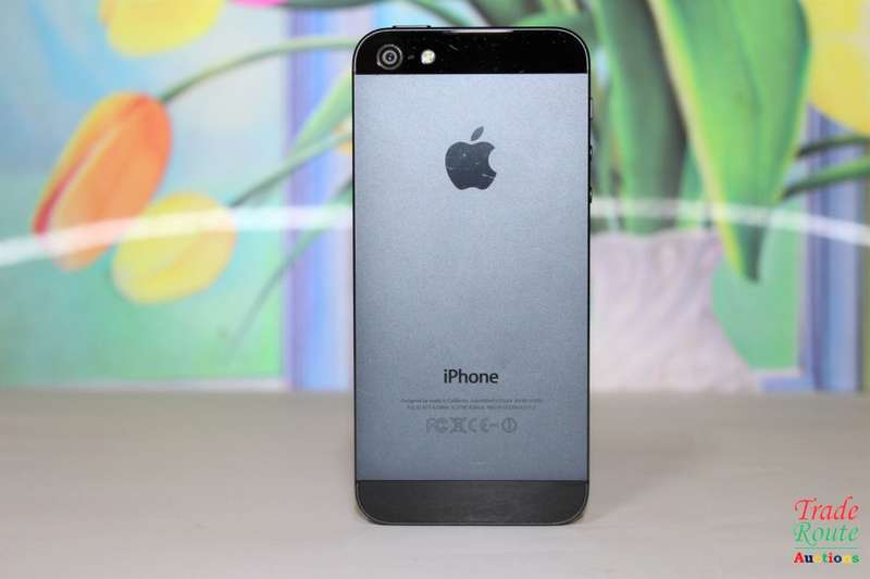 APPLE IPHONE 5 -  64GB Smart Phone