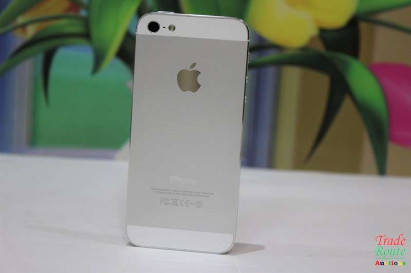 APPLE IPHONE 5 -  A1429 -16 GB Smart Phone