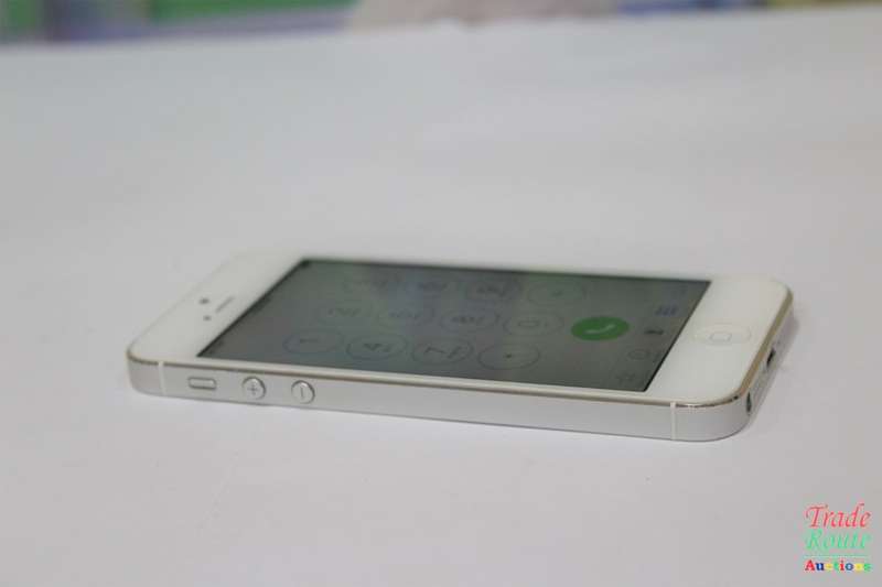 APPLE IPHONE 5 -  A1429 -16 GB Smart Phone