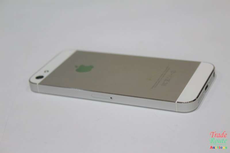 APPLE IPHONE 5 -  A1429 -16 GB Smart Phone