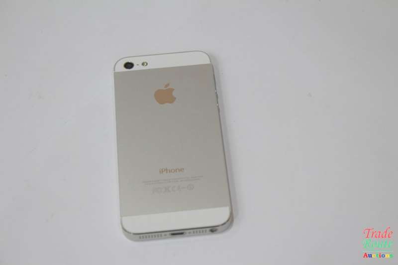 APPLE IPHONE 5 -  A1429 -16 GB Smart Phone