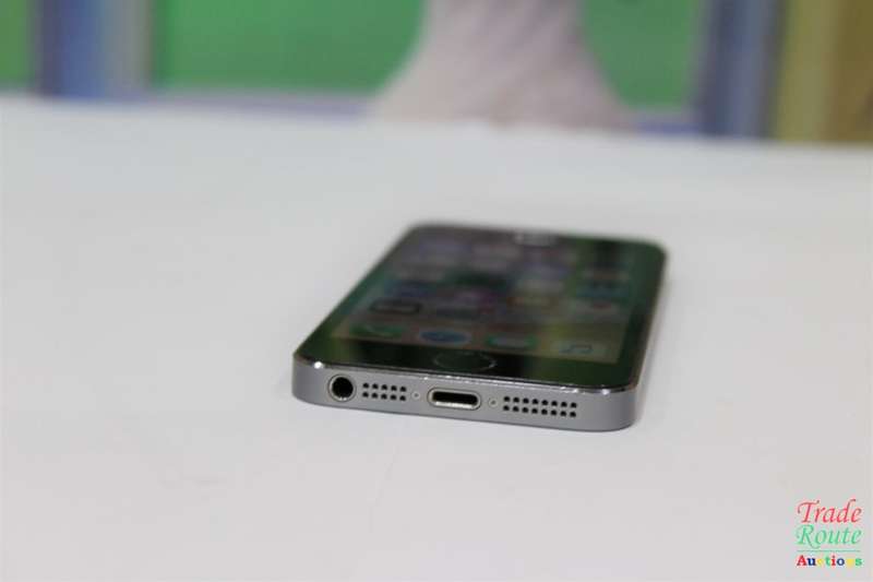 Apple Iphone 5S 32GB SmartPhone A1530 *** APPLE IPHONE5s ***