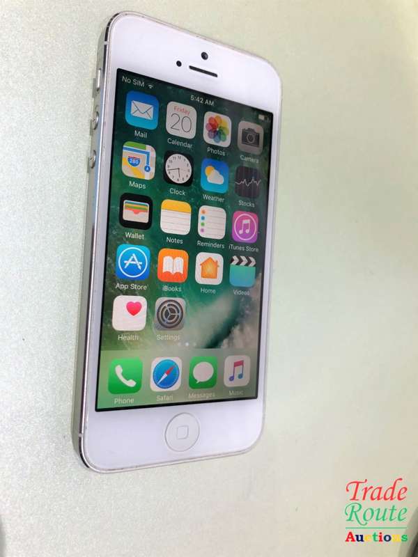 APPLE IPHONE 5 - A1429 - 64GB Smart Phone - MD663SO/A