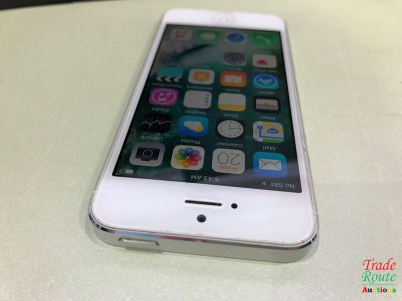 APPLE IPHONE 5 - A1429 - 64GB Smart Phone - MD663SO/A