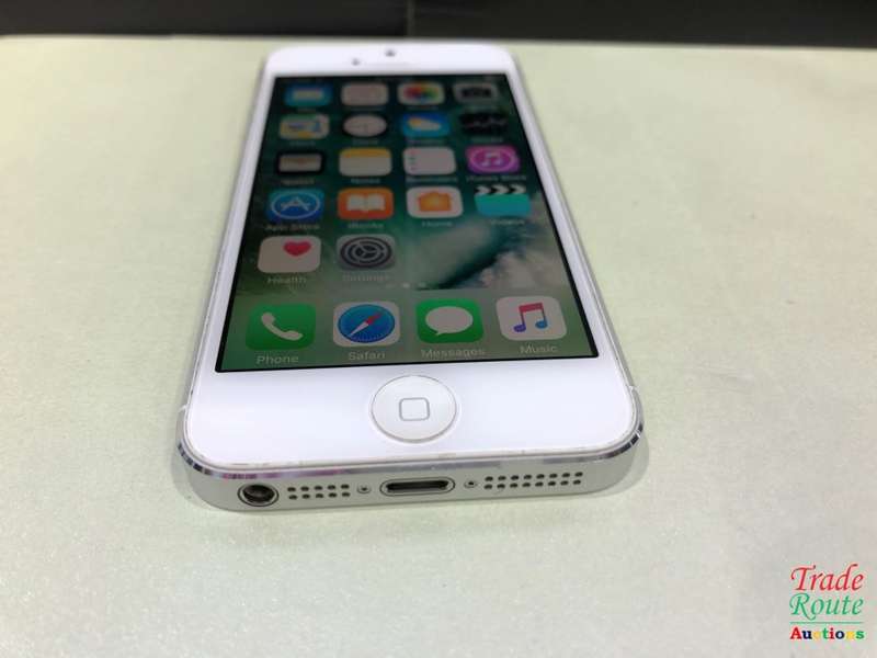 APPLE IPHONE 5 - A1429 - 64GB Smart Phone - MD663SO/A