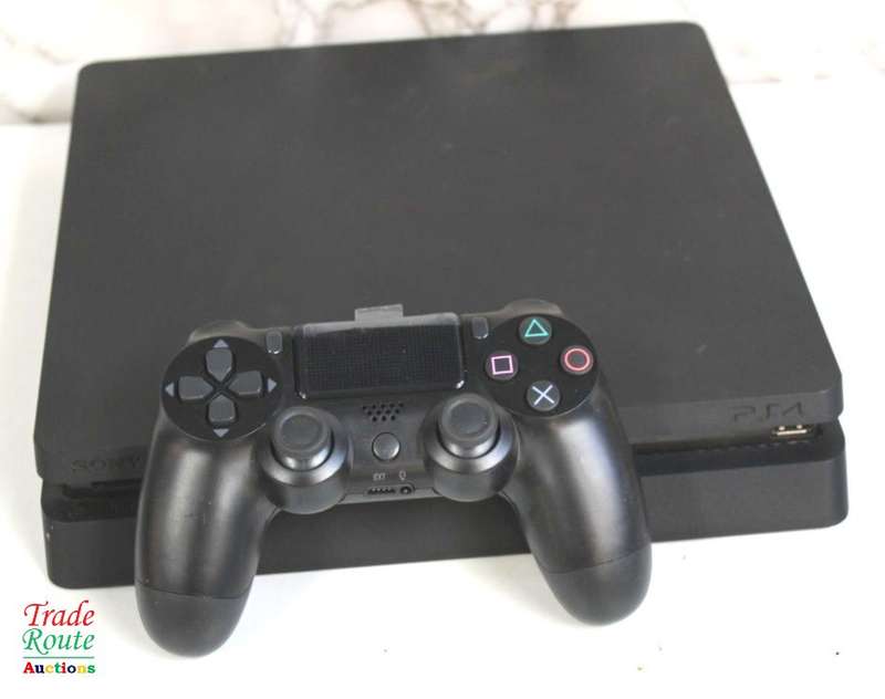 Sony PS4 PlayStation 4 SLIM console CUH-2015A - Jet Black  *** SONY PS4 ***
