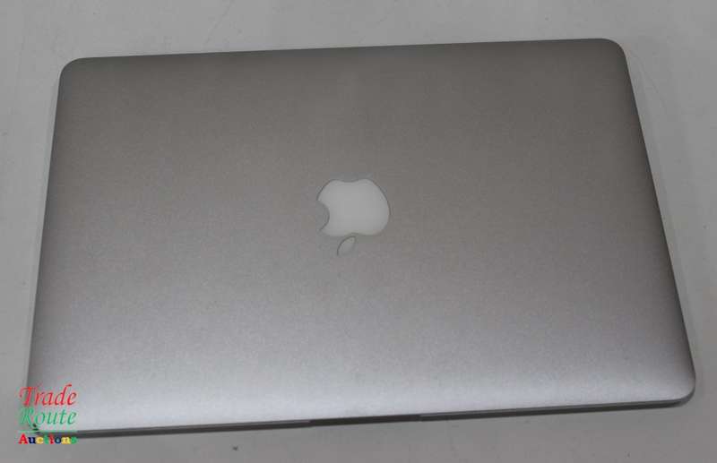 Apple MacBook Air 13.3-inch | Core i5 1.7GHz | 4GB RAM | 128GB SSD FLASH