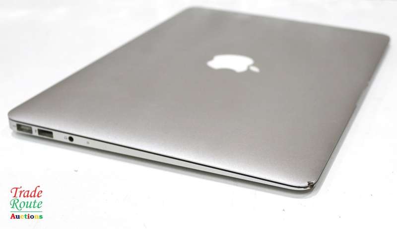 Apple MacBook Air 13.3-inch | Core i5 1.7GHz | 4GB RAM | 128GB SSD FLASH