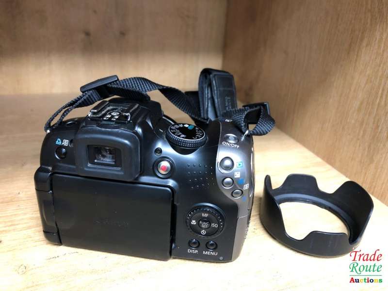 Canon PowerShot SX20 IS Digital Camera (12.1 Megapixel, 20x Optical Zoom) 2.5 inch LCD