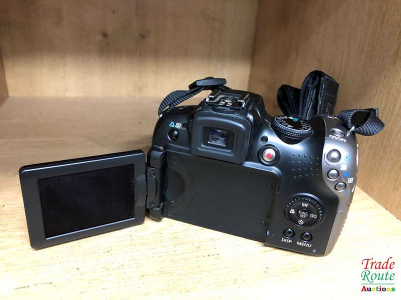 Canon PowerShot SX20 IS Digital Camera (12.1 Megapixel, 20x Optical Zoom) 2.5 inch LCD