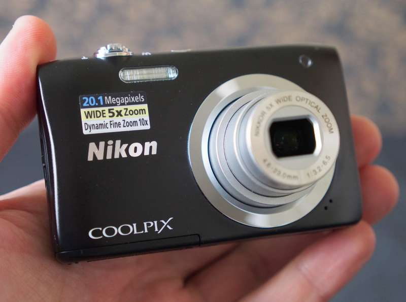 Nikon CoolPix A100 20.1MP Compact Digital Camera
