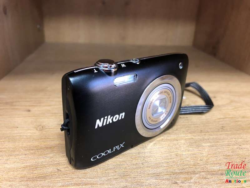 Nikon CoolPix A100 20.1MP Compact Digital Camera