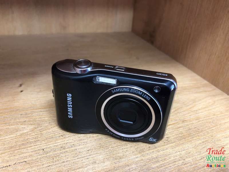 Samsung ES30 12 MegaPixel Compact Digital Camera