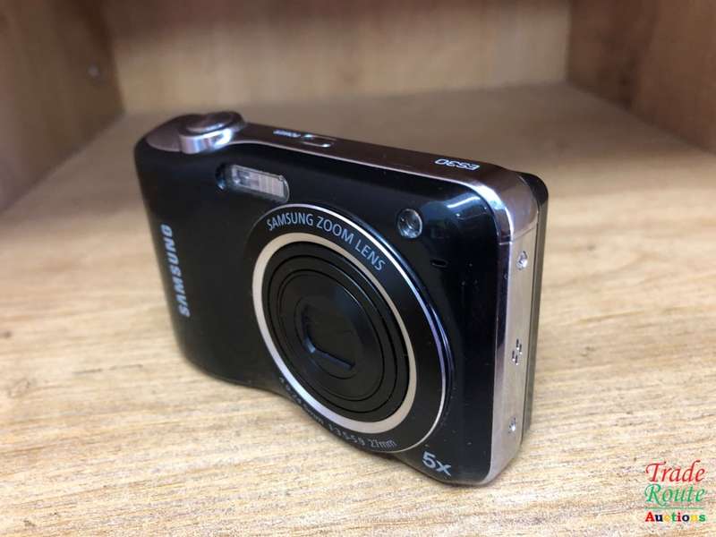 Samsung ES30 12 MegaPixel Compact Digital Camera