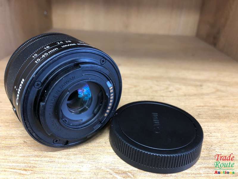 Canon EF-M 15-45mm f/3.5-6.3 IS STM Lens (Graphite Black)