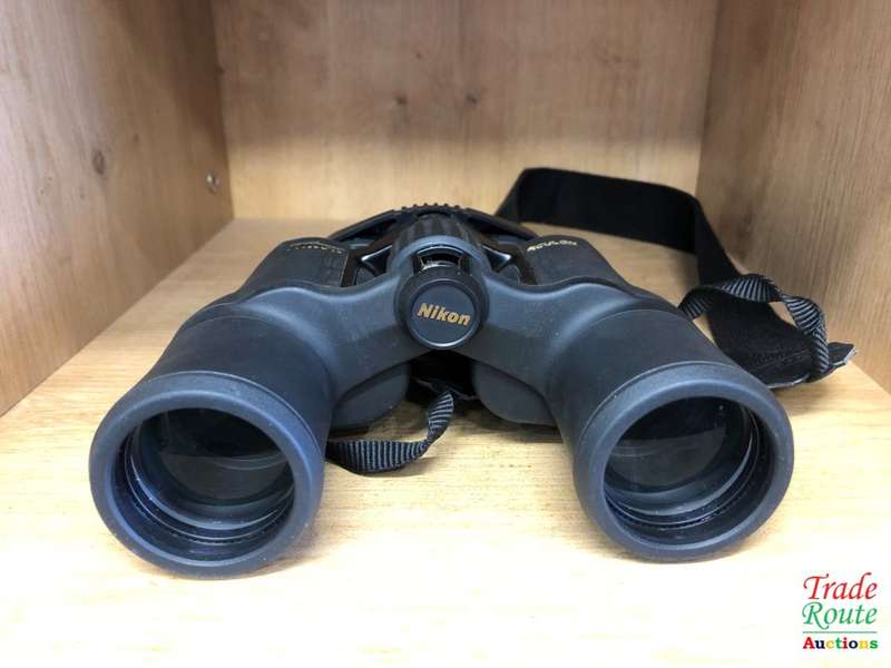 NIKON ACULON A211 BINOCULAR - 8X42 with Pouch