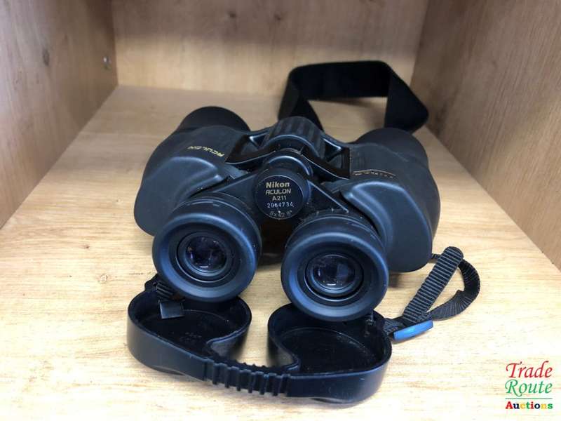 NIKON ACULON A211 BINOCULAR - 8X42 with Pouch