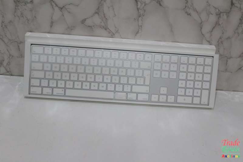 Apple A1843 Wireless Rechargeable Bluetooth Magic Keyboard With Numeric Keypad