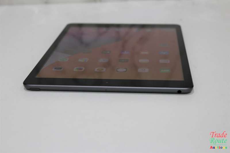 APPLE iPad 10.2-inch (8th Gen) Wi-Fi 32GB- A2270 - Space Grey - MYL92HC/A