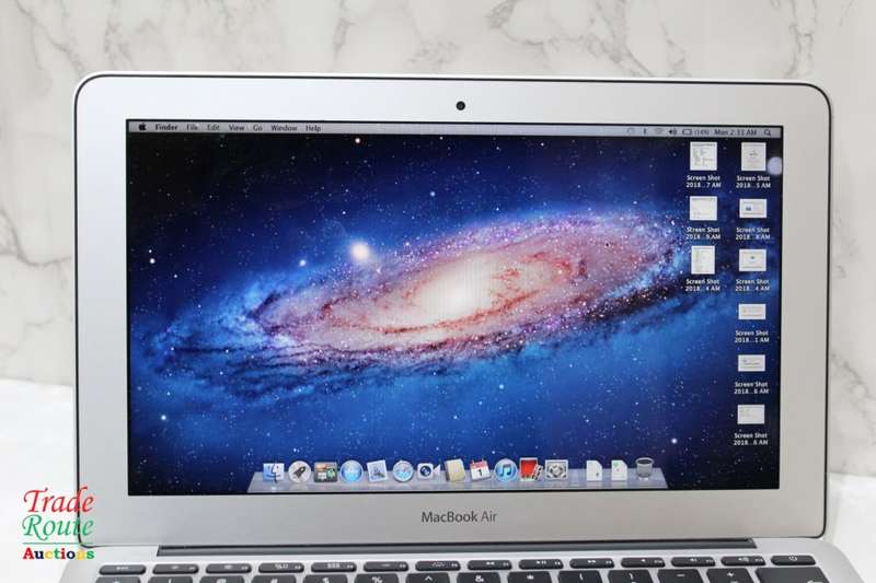 MacBook Air 11.6-inch | Core i5 1.6GHz | 2GB RAM | 64GB SSD FLASH  - Macbook Air MID2011