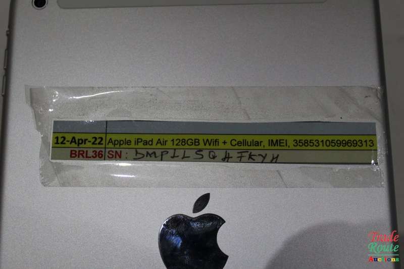 Apple iPad Air 9.7-inch | ME988AE/A | 128GB | WiFi + 4G CELLULAR | A1475 | RETINA DISPLAY