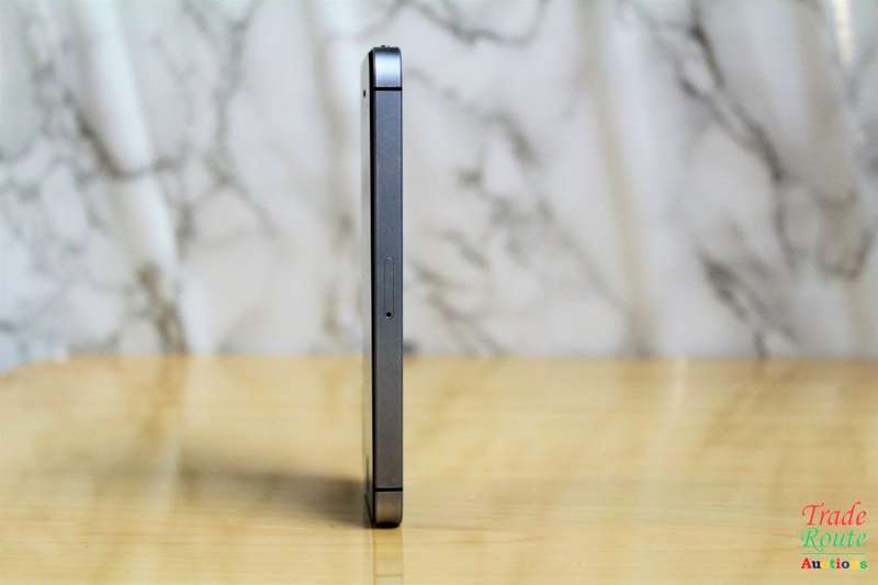 APPLE IPHONE SE | FLLN2SO/A | A1723 | FINGERPRINT ID | SMART PHONE