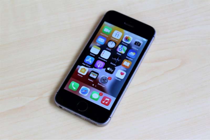 APPLE IPHONE SE | FLLN2SO/A | A1723 | FINGERPRINT ID | SMART PHONE