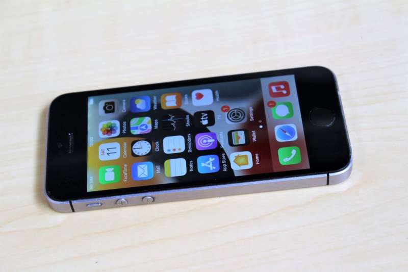 APPLE IPHONE SE | FLLN2SO/A | A1723 | FINGERPRINT ID | SMART PHONE