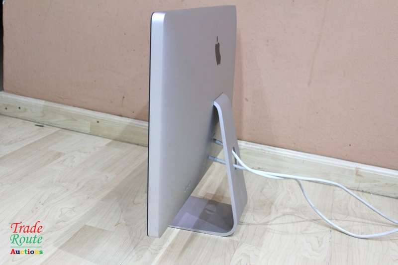 Apple Cinema Display LED (27-Inch) Monitor | A1316 | 2560 X 1440 Resolution Apple Screen