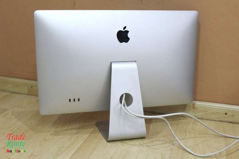Apple Cinema Display LED (27-Inch) Monitor | A1316 | 2560 X 1440 Resolution Apple Screen
