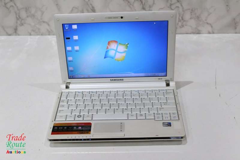 Samsung NC10 Mini Laptop - Intel Atom CPU N270 1.6Ghz - 1GB RAM 160GB HDD