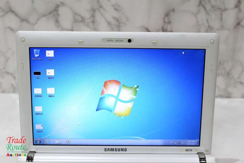 Samsung NC10 Mini Laptop - Intel Atom CPU N270 1.6Ghz - 1GB RAM 160GB HDD