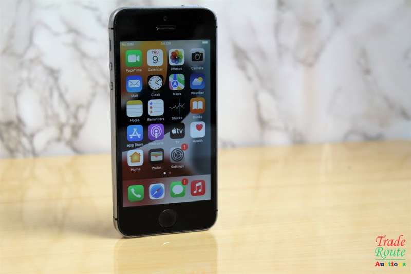 APPLE IPHONE SE | FLLN2SO/A | A1723 | FINGERPRINT ID | SMART PHONE