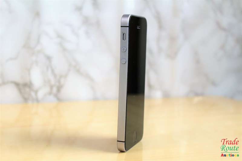 APPLE IPHONE SE | FLLN2SO/A | A1723 | FINGERPRINT ID | SMART PHONE