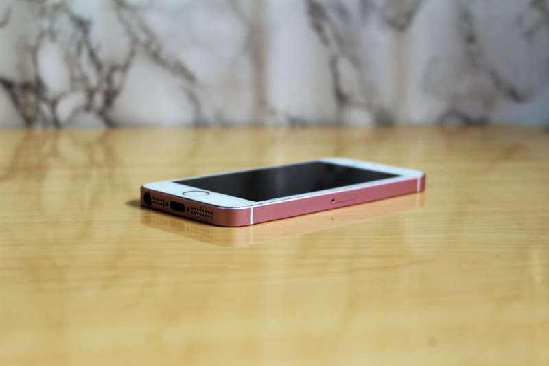 APPLE IPHONE SE | MP852SO/A | A1723 | FINGERPRINT ID | SMART PHONE