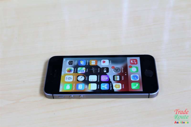APPLE IPHONE SE | FLLN2SO/A | A1723 | FINGERPRINT ID | SMART PHONE