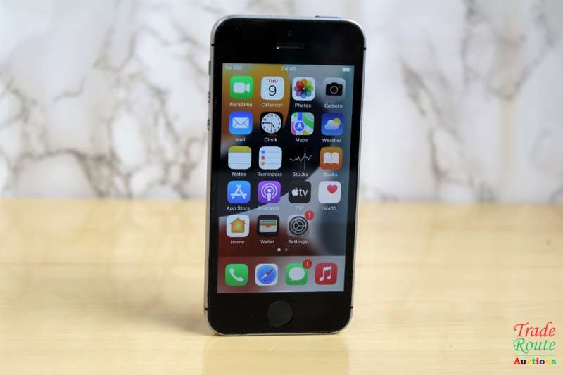 APPLE IPHONE SE | A1723 | FINGERPRINT ID | SMART PHONE - BACK CAMERA FAULTY