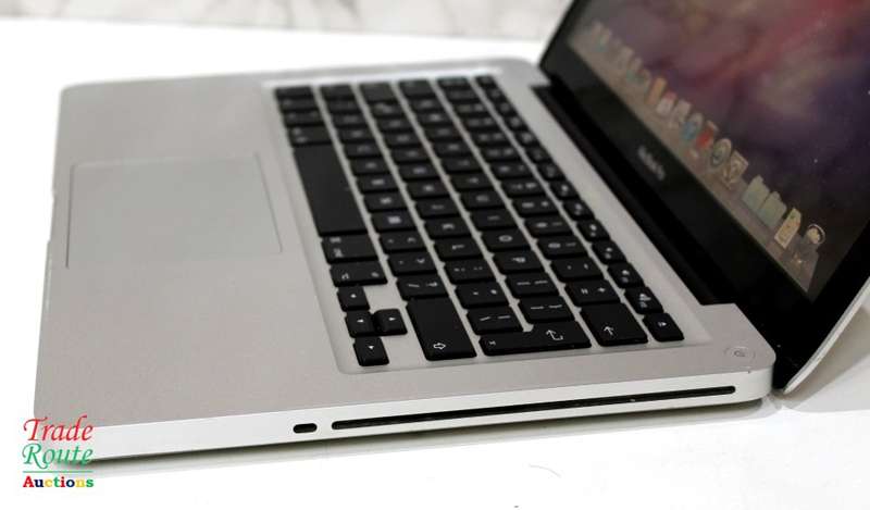 MacBook Pro 13.3-inch | Core i5 2.3GHz | 4GB RAM | 320GB HDD