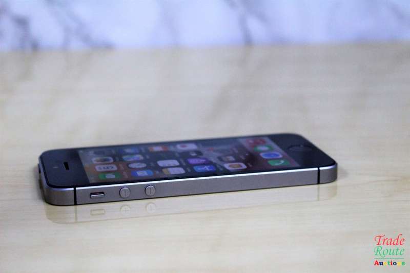 APPLE IPHONE SE | FLLN2SO/A | A1723 | FINGERPRINT ID | SMART PHONE